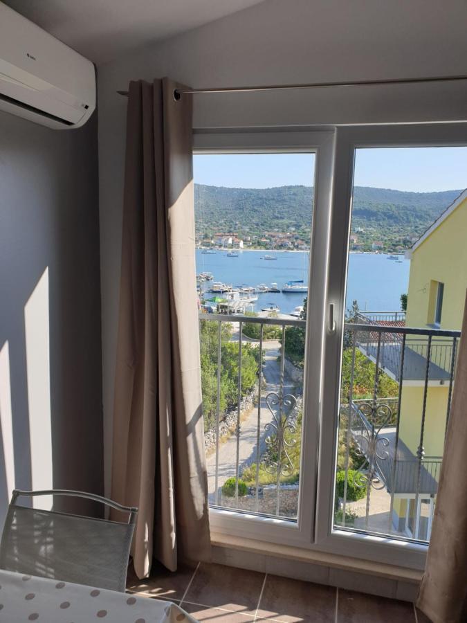 Apartments Zdenka Vinišće Exterior foto