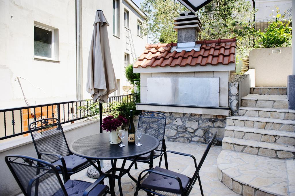 Apartments Zdenka Vinišće Exterior foto