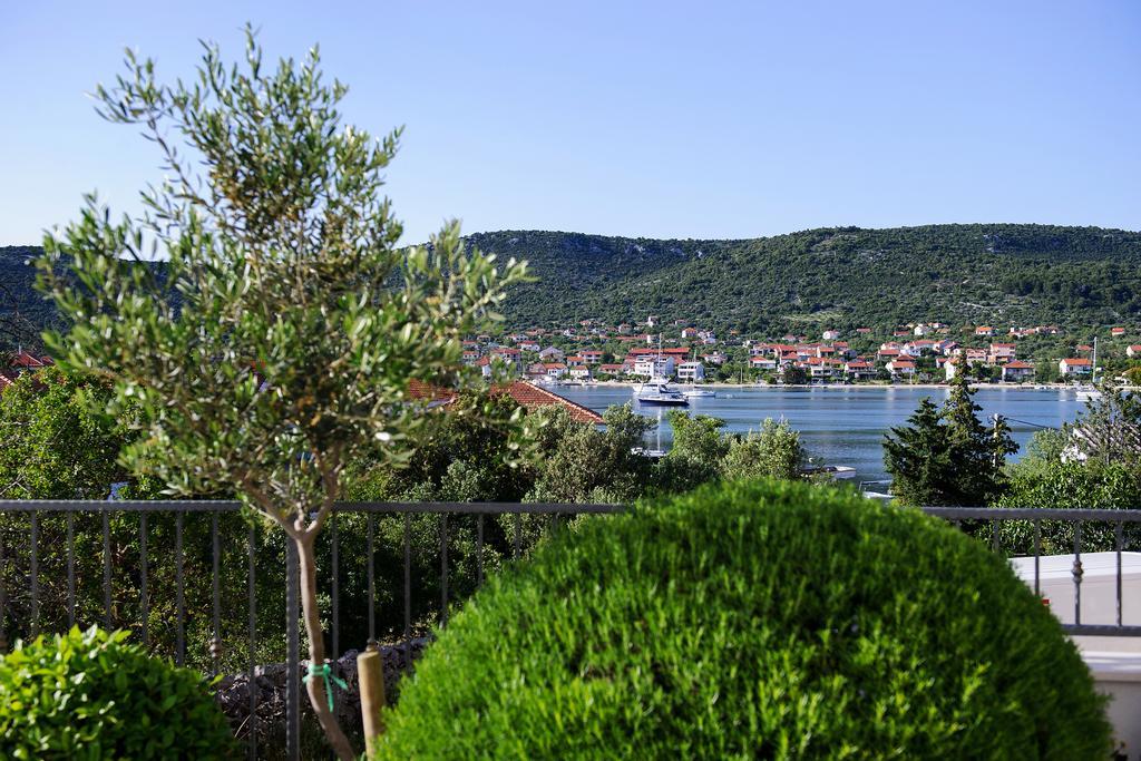 Apartments Zdenka Vinišće Exterior foto