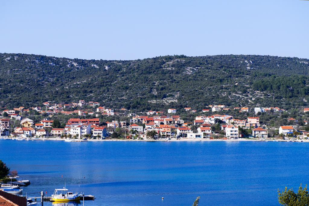 Apartments Zdenka Vinišće Exterior foto